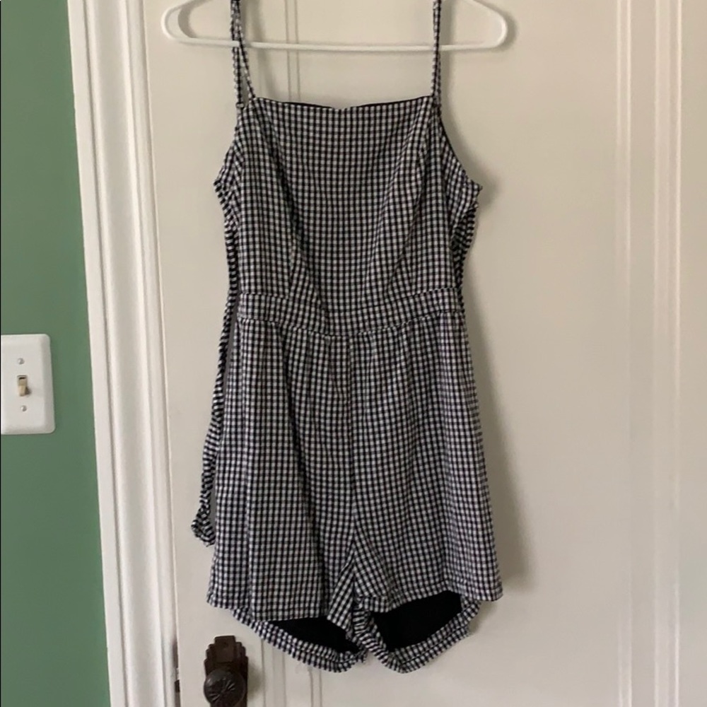 Brand Melville gangnam romper